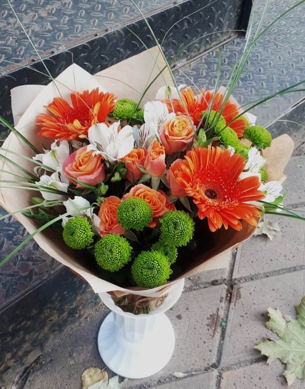 Букет цветов из: Герберы, Хризантемы, Альстромерии и Розы в Параньге