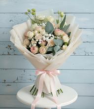Букет цветов из:  Розы и Лизиантусы в Параньге