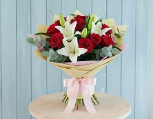 Букет цветов из:  Лилии и Розы в Параньге