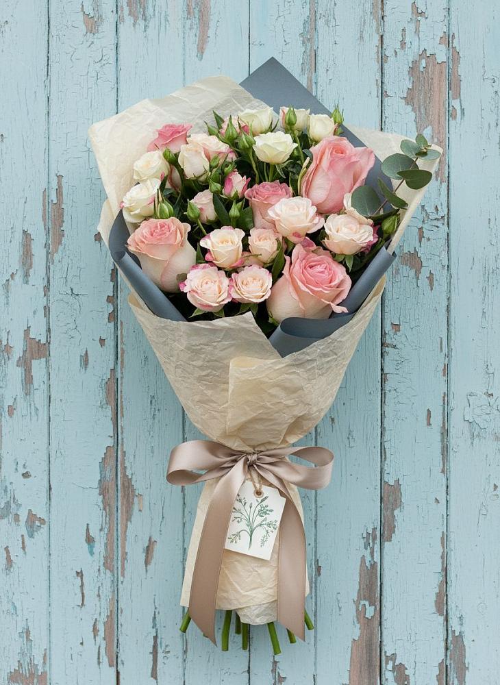 Букет цветов из: Розы в Параньге