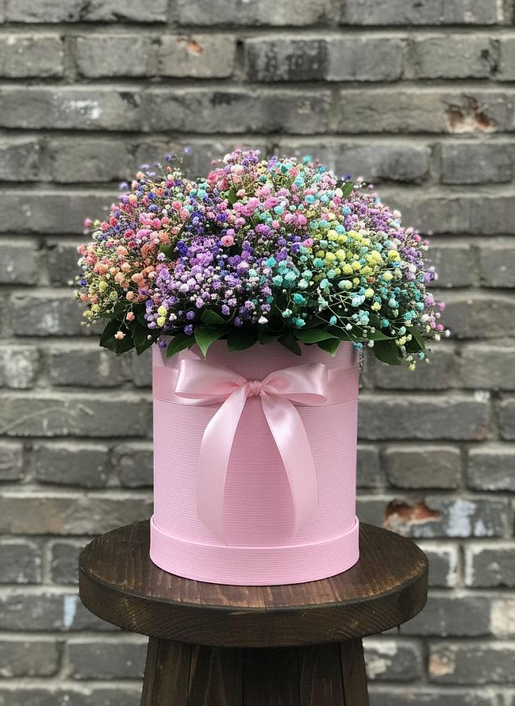 Цветочная композиция из Гипсофила и Розы в шляпной коробке в Параньге