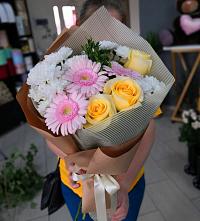 Букет цветов из:  Герберы, Розы и Хризантемы в Параньге
