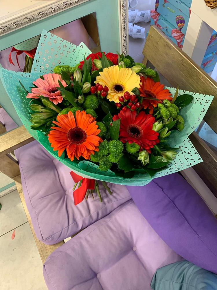 Букет цветов из: Герберы, Хризантемы и Альстромерии в Параньге