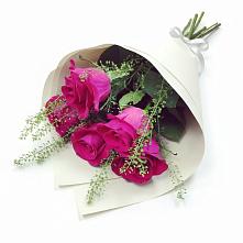 Букет цветов из:  Розы в Параньге