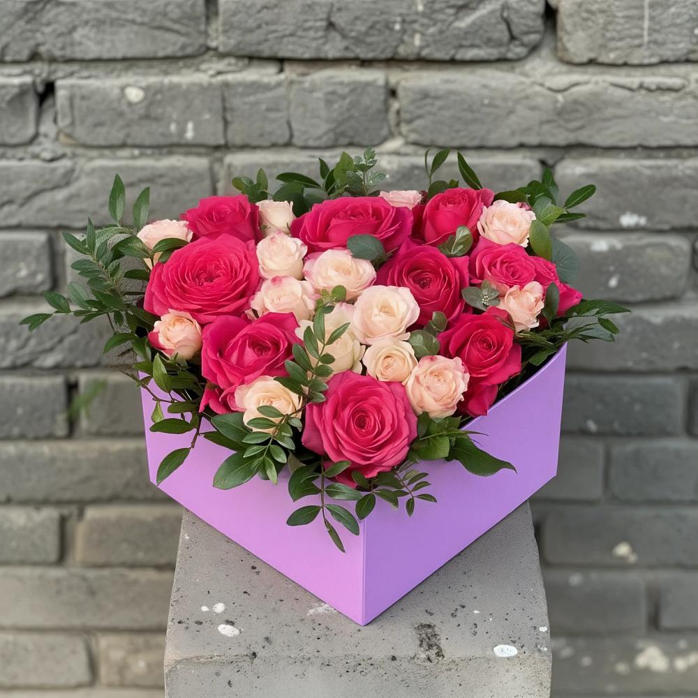 Цветочная композиция из Розы в коробке в Параньге