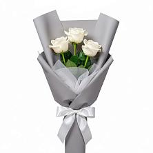 Букет 3 белые розы в Параньге