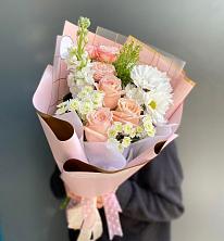 Букет цветов из:  Хризантемы и Розы в Параньге