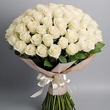 Букет 101 беля роза Белоснежка в Параньге