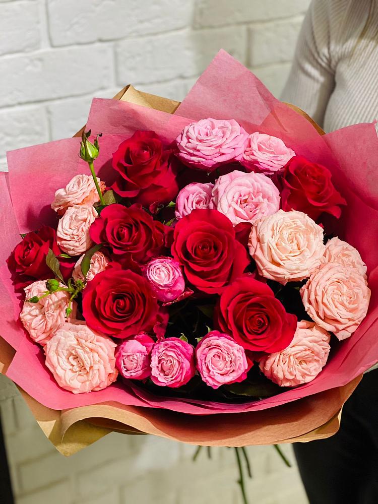 Букет цветов из: Розы в Параньге