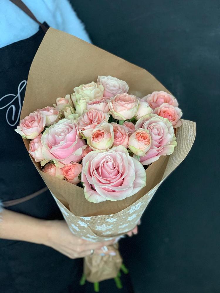 Букет цветов из: Хризантемы и Розы в Параньге