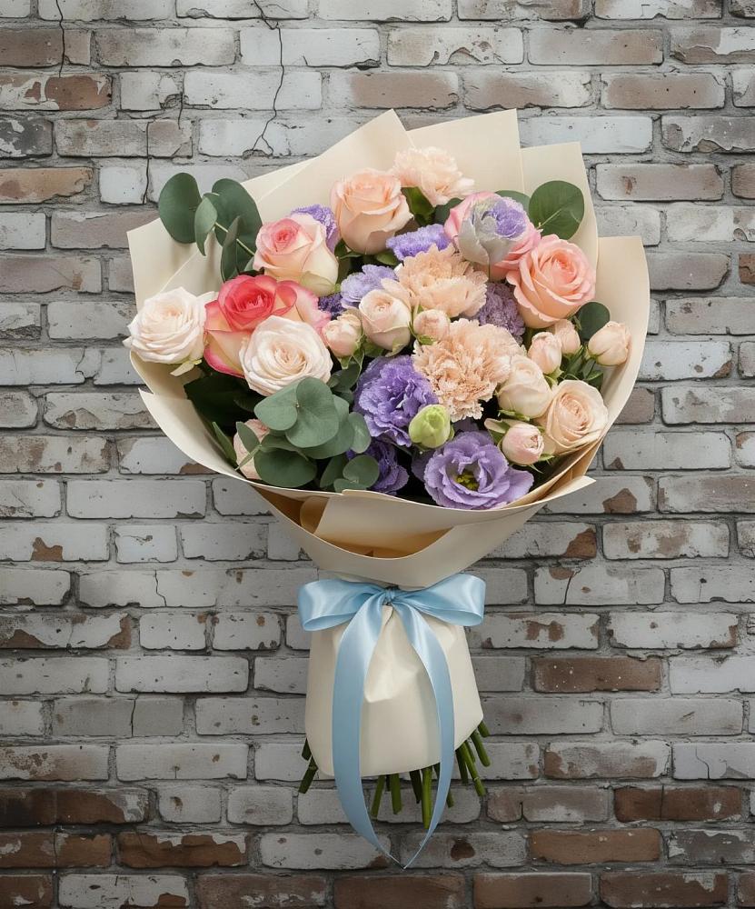 Букет цветов из: Розы, Лизиантусы и Гвоздики в Параньге