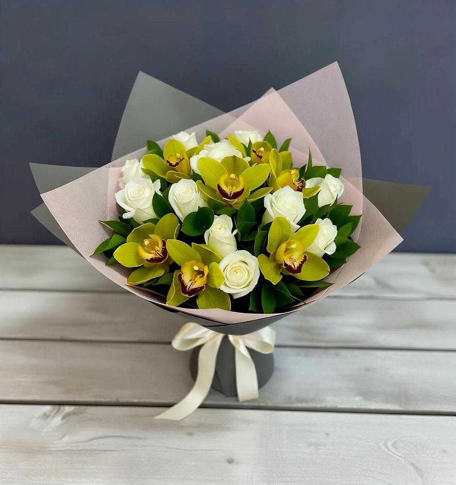 Букет цветов из: Орхидеи и Розы в Параньге