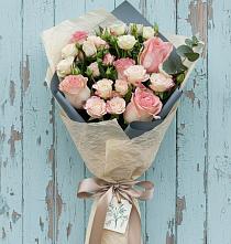 Букет цветов из:  Розы в Параньге