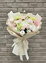 Букет цветов из:  Гвоздики, Розы, Лизиантусы и Хризантемы #REPLACE_PRED# Параньге