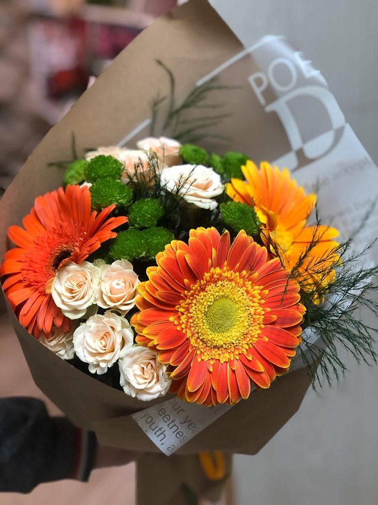 Букет цветов из: Герберы, Хризантемы и Розы в Параньге
