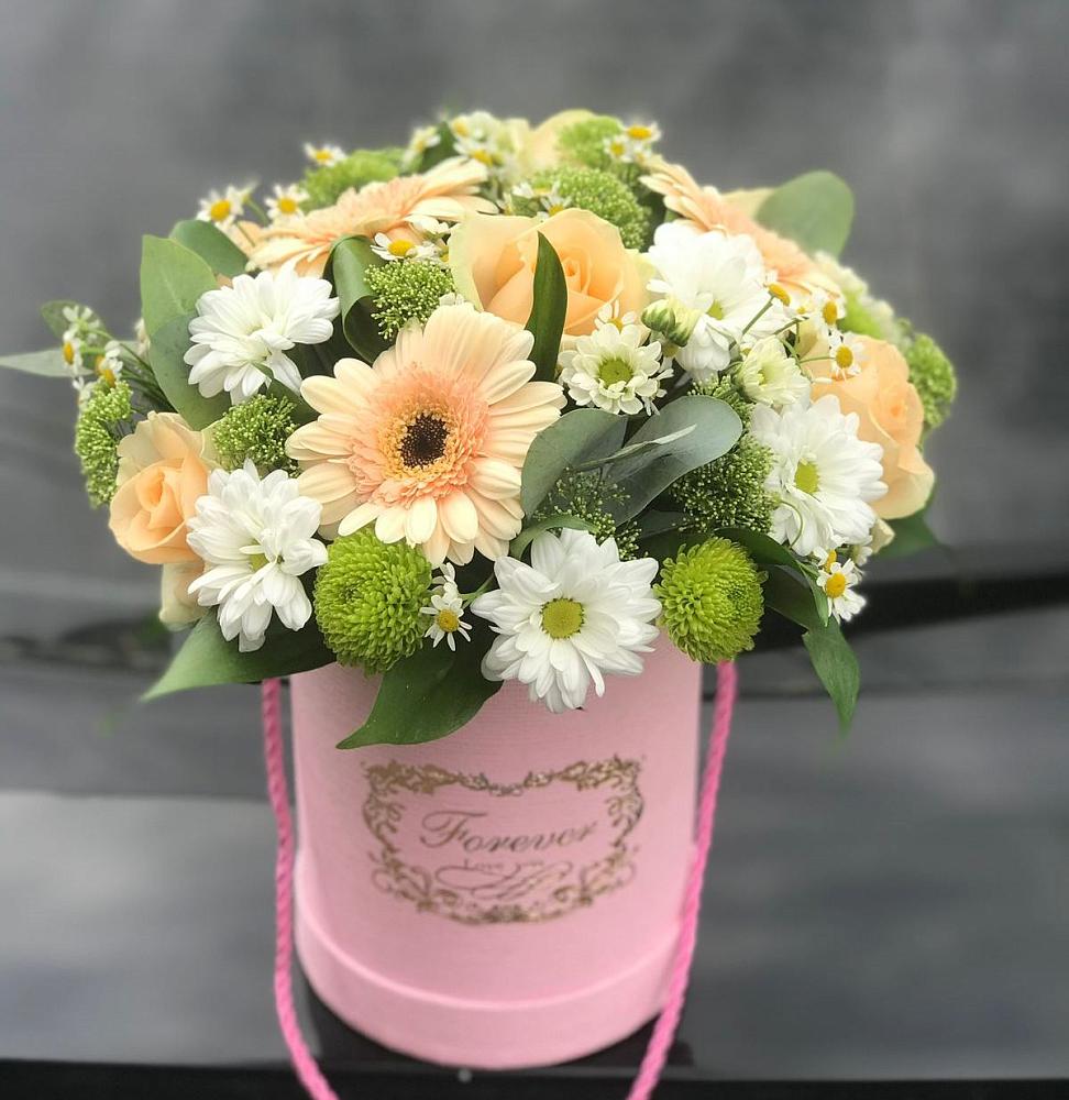 Цветочная композиция из Розы, Герберы и Хризантемы в шляпной коробке в Параньге