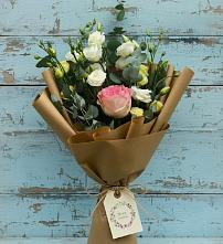 Букет цветов из:  Розы и Лизиантусы в Параньге