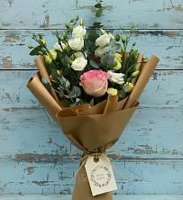 Букет цветов из:  Розы и Лизиантусы в Параньге