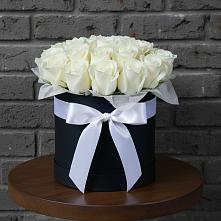 Цветочная композиция из Розы в шляпной коробке в Параньге